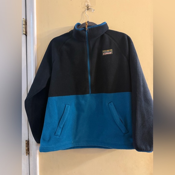 L.L. Bean Jackets & Blazers - L.L. Bean Black and Blue Colorblock Pullover, LP